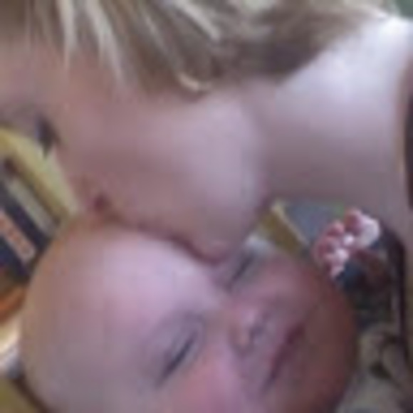 Meet your Posher, Jennifer - Picture 1 of 1